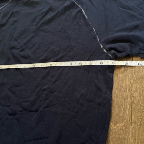 Bench Men's Navy with White Stitching Short Sleeve T-Shirt, Size Medium - Picture 5 of 6